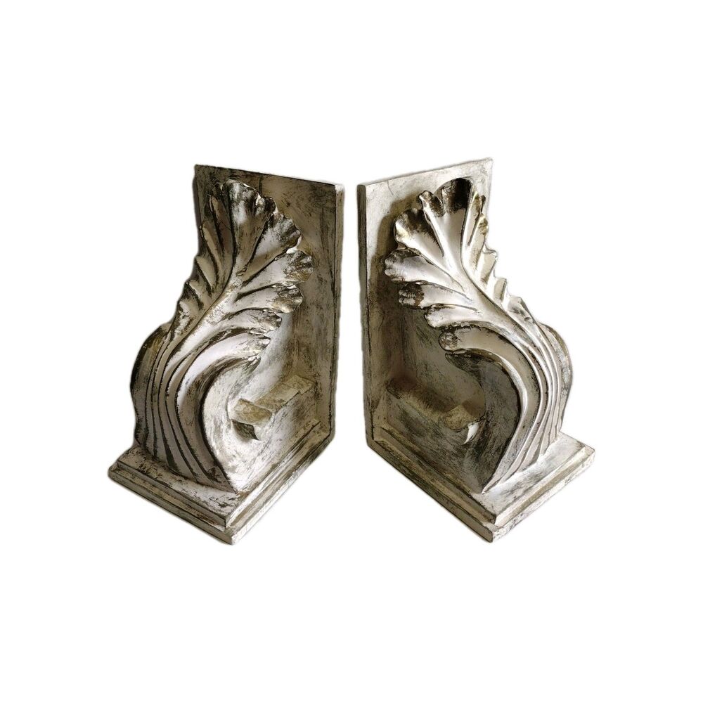 Distressed White Acanthus Leaf Corbel Plaster Wall Sconce Corinthian Design 8.5"